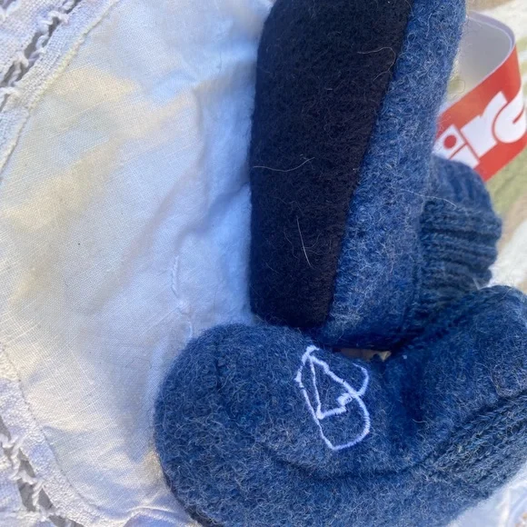 Blue Baby Booties with Heart Design - Picture 3 of 7